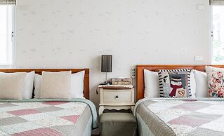 White Cotton Candy B&B