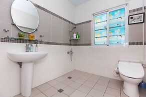 White Cotton Candy B&B