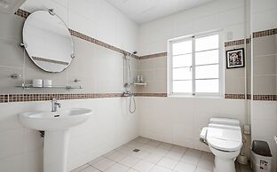 White Cotton Candy B&B