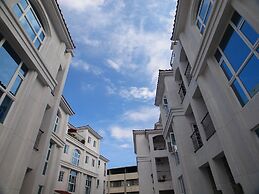 White Cotton Candy B&B