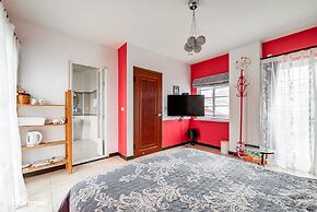 White Cotton Candy B&B