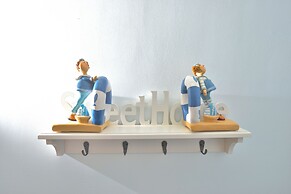 White Cotton Candy B&B