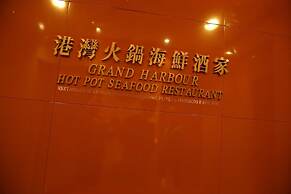 Grand Harbour Hotel
