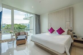 Splash Beach Resort, Mai Khao, Phuket