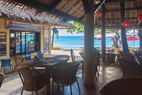 Alona Vida Beach Resort