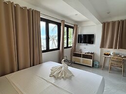 Alona Vida Beach Resort