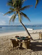 Alona Vida Beach Resort