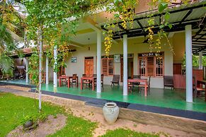 Yala River Face Inn