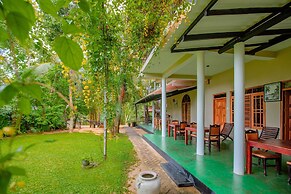 Yala River Face Inn