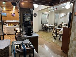 Istanbul Paris Hotel & Hostel