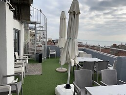 Istanbul Paris Hotel & Hostel