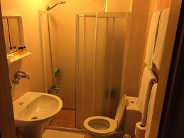 Istanbul Paris Hotel & Hostel