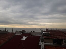 Istanbul Paris Hotel & Hostel