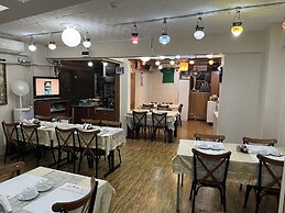 Istanbul Paris Hotel & Hostel