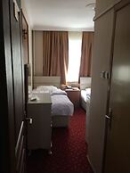 Istanbul Paris Hotel & Hostel