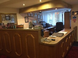 Half Moon Hotel and Restaurant