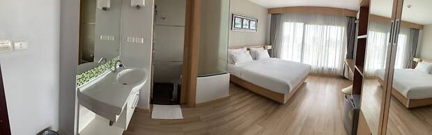 Coco Beach Resort Bangsaen