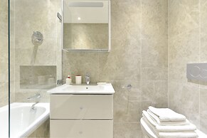 Tower Bridge City Apartments