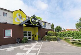B&B HOTEL Calais Centre Saint-Pierre