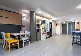 B&B HOTEL Calais Centre Saint-Pierre