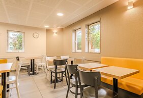 B&B HOTEL Calais Centre Saint-Pierre