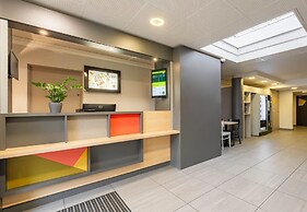 B&B HOTEL Calais Centre Saint-Pierre