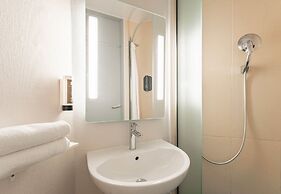 B&B HOTEL Calais Centre Saint-Pierre