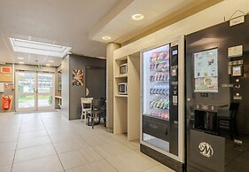 B&B HOTEL Calais Centre Saint-Pierre