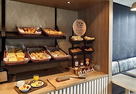 B&B HOTEL Calais Centre Saint-Pierre