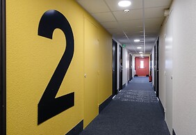 B&B HOTEL Calais Centre Saint-Pierre