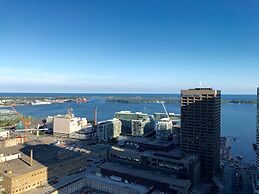 Vibrant Urban Condo 2Bed 2Bath