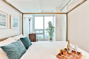 Vibrant Urban Condo 2Bed 2Bath