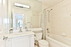 Vibrant Urban Condo 2Bed 2Bath