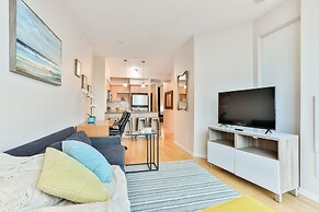 Vibrant Urban Condo 2Bed 2Bath
