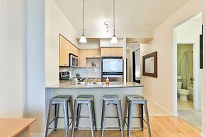 Vibrant Urban Condo 2Bed 2Bath