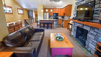 Pinnacle Ridge Chalets by Fernie Lodging