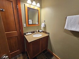 Pinnacle Ridge Chalets by Fernie Lodging