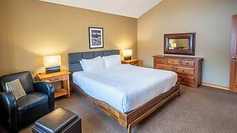 Pinnacle Ridge Chalets by Fernie Lodging