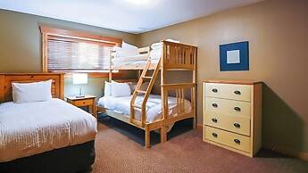 Pinnacle Ridge Chalets by Fernie Lodging