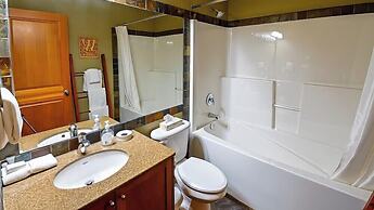 Pinnacle Ridge Chalets by Fernie Lodging