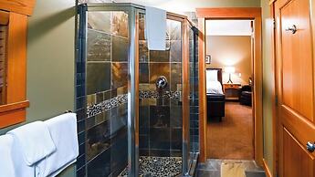 Pinnacle Ridge Chalets by Fernie Lodging