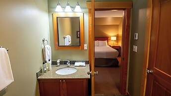 Pinnacle Ridge Chalets by Fernie Lodging