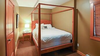 Pinnacle Ridge Chalets by Fernie Lodging