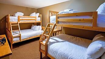 Pinnacle Ridge Chalets by Fernie Lodging