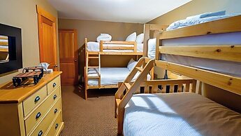 Pinnacle Ridge Chalets by Fernie Lodging