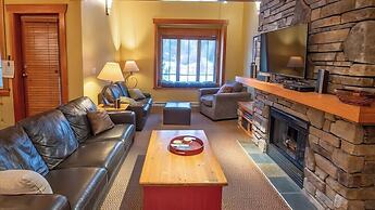 Pinnacle Ridge Chalets by Fernie Lodging