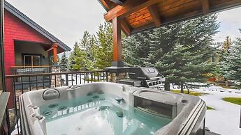 Pinnacle Ridge Chalets by Fernie Lodging
