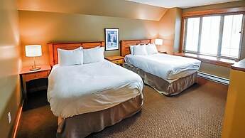 Pinnacle Ridge Chalets by Fernie Lodging