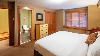 Pinnacle Ridge Chalets by Fernie Lodging