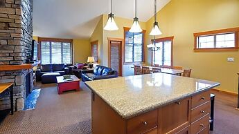 Pinnacle Ridge Chalets by Fernie Lodging